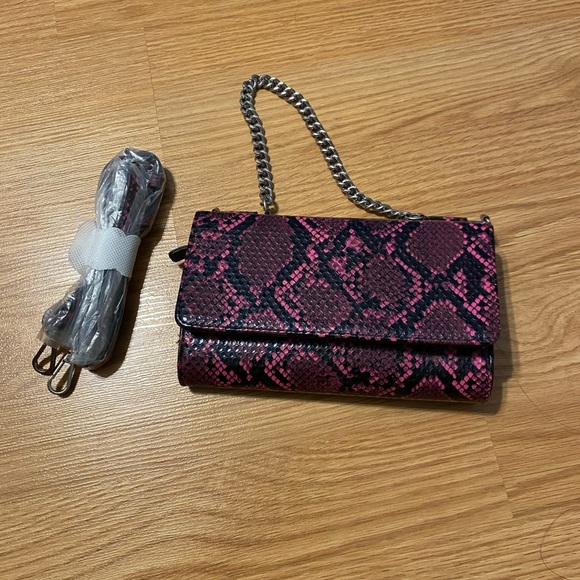 Zara Black & Pink Snakeskin Crossbag - Picture 4 of 4